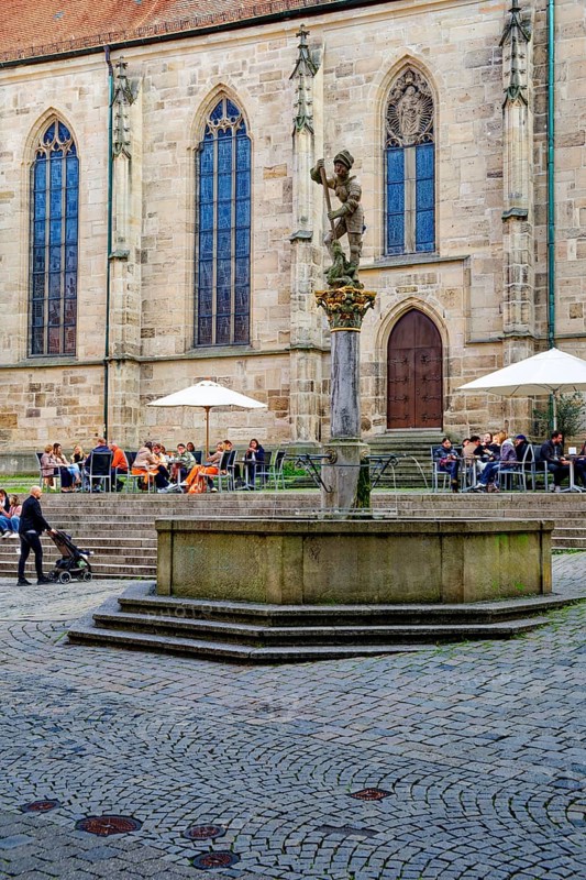 Georgsbrunnen, St. George Kills the Dragon, Collegiate Church of St. George, Holzmarkt, Tübingen, Baden-Württemberg, Germany