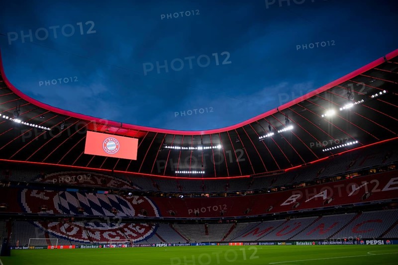 Overview, totals, scoreboard, logo FC Bayern Munich, FCB, blue hour, Champions League, Allianz Arena, Munich, Bayern, Germany