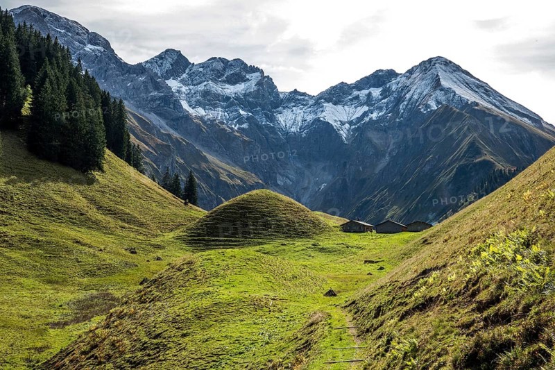 View of Hintere Einödsberg-Alpe, back mountains of the Allgäu Alps with Wilder Mann and Linkerskopf, Einödsbach, Oberstdorf, Oberallgäu, Allgäu, Bavaria Germany