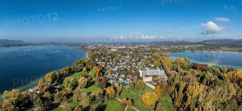 Aerial view, panorama with view over Mettnaupark and the town of Radolfzell am Lake Constance, the Hegauberge Mountains on the horizon, Konstanz district, Baden-Württemberg, Germany