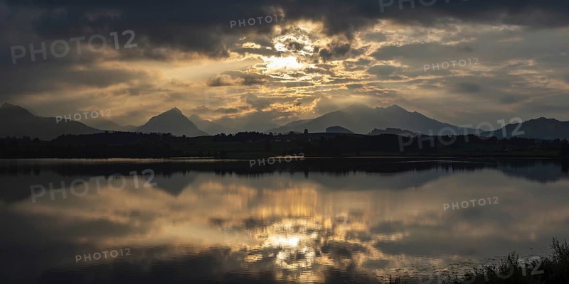 Sunset, Hopfensee, Hopfen am See, near Füssen, Ostallgäu, Allgäu, Bavaria, Germany