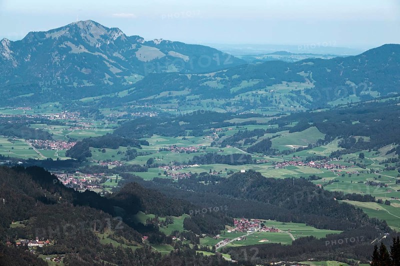 View of the Iller valley, behind Grünten, Oberallgäu, Allgäu, Bavaria, Germany