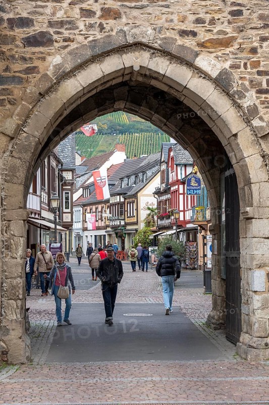 The old town of Ahrweiler, arch of the Ahrtor, city gate, city wall, Ahrhutstraße, renovated, restored, partly rebuilt after the flood in the Ahr Valley in July 2021, Rhineland-Palatinate