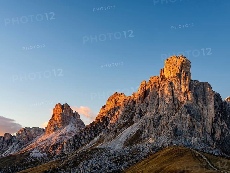 Passo di Giau at dusk, Giau Pass, in the back peaks of Ra Gusela, Nuvolau and Averau, Dolomites, Alps, Belluno province, Veneto region, Italy