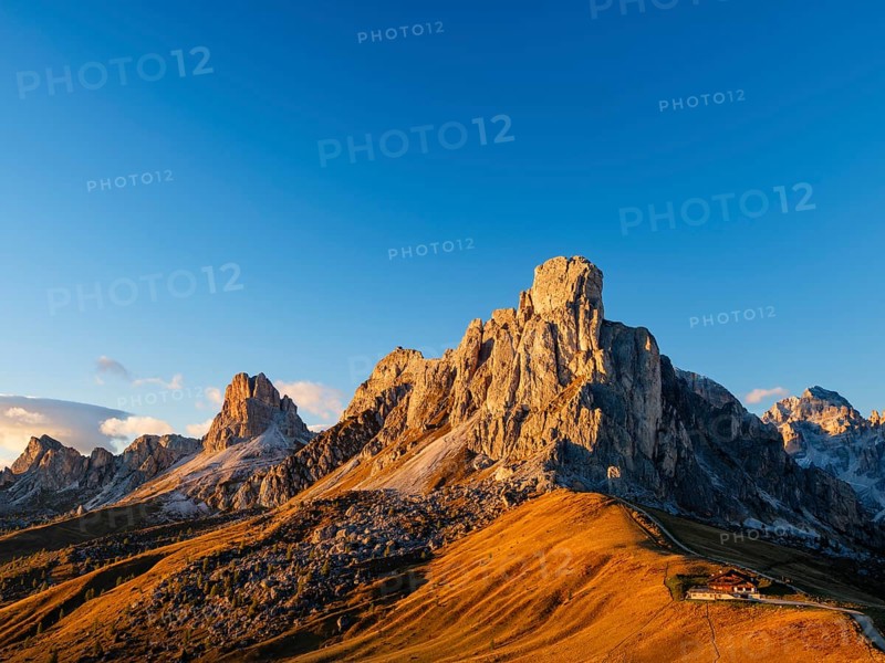 Passo di Giau at dusk, Giau Pass, in the back peaks of Ra Gusela, Nuvolau and Averau, Tofane on the right, Dolomites, Alps, Belluno province, Veneto, Italy