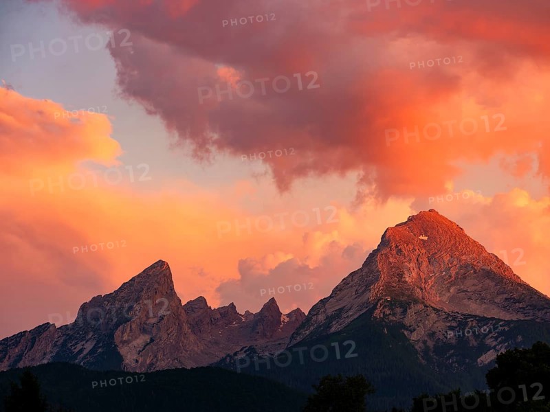Watzmann under dramatic, red-lit clouds in the evening light, Berchtesgaden, Berchtesgadener Land, Upper Bavaria, Bavaria, Germany