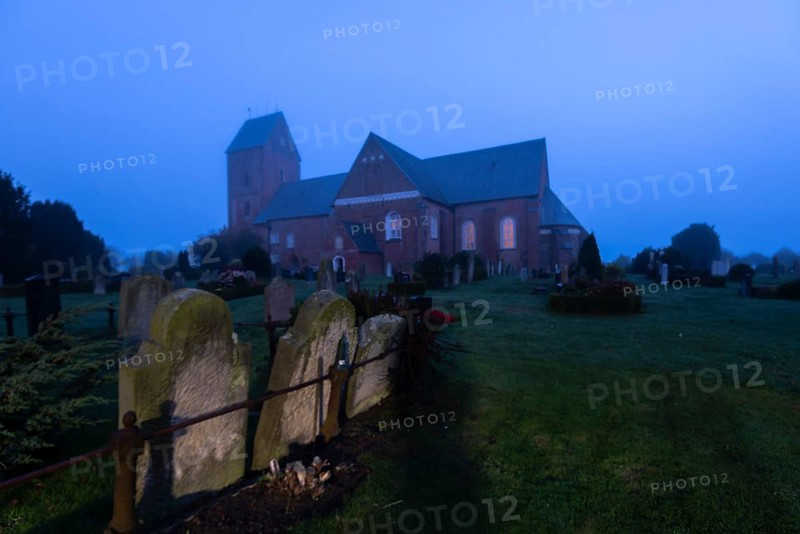 St John's Church in the morning mist, also known as Friesendom, Nieblum, Föhr Island, Schleswig-Holstein, Germany