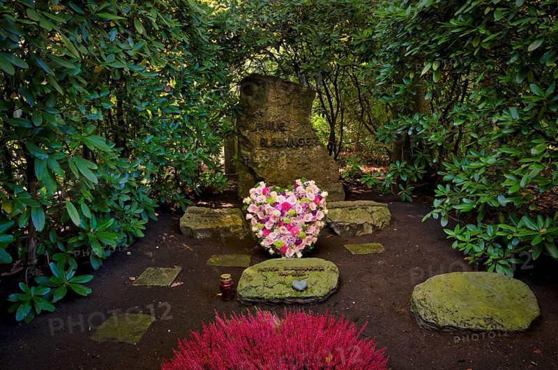 Gravesite, Gravestone, Grave of the Blässinger family, Flower arrangement, Flower heart, Heart of flowers, Forest cemetery, Autumn, autumnal, Stuttgart, Baden-Württemberg, Germany
