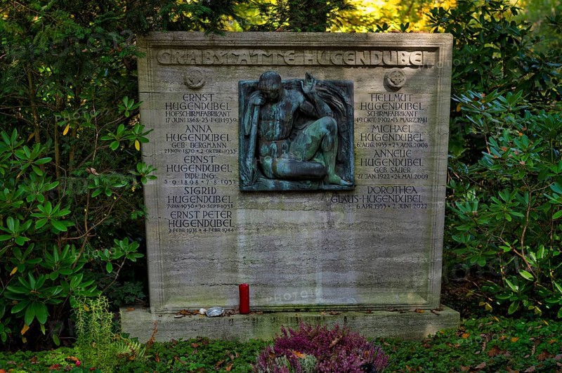 Gravesite, Tomb, Grave of the Hugendubel family, Forest cemetery, Autumn, autumnal, Stuttgart, Baden-Württemberg, Germany