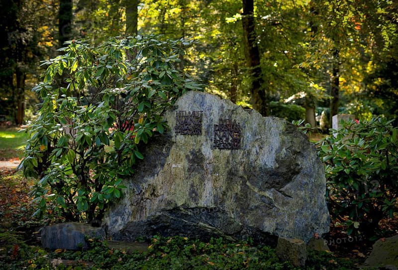 Gravesite, Gravestone, Grave of the Helmut Lanz family, Lydia Drexler Nanz, Forest Cemetery, Autumn, autumnal, Stuttgart, Baden-Württemberg, Germany