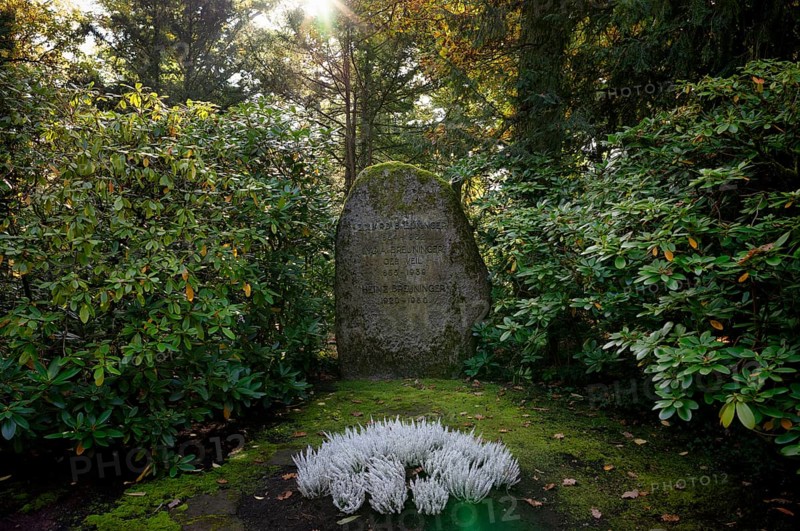 Gravesite, Gravestone, Grave of the Breuninger family, Eduard, Lydia, Heinz, Waldfriedhof, Stuttgart, Baden-Württemberg, Germany