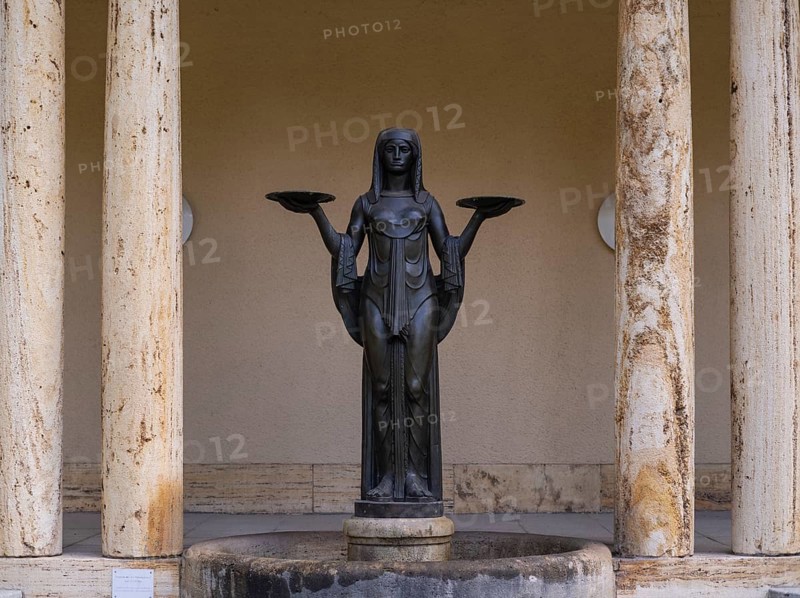Statue, fountain figure The Tearful One, Goddess of Fate, funeral parlour, Waldfriedhof, Stuttgart, Baden-Württemberg, Germany