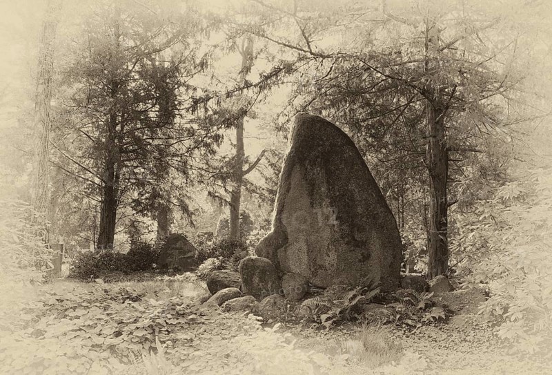 Gravesite, Tomb, Grave of the family entrepreneur Robert Bosch, Margarete Bosch-Woerz, Waldfriedhof, black and white, vintage, Stuttgart, Baden-Württemberg, Germany