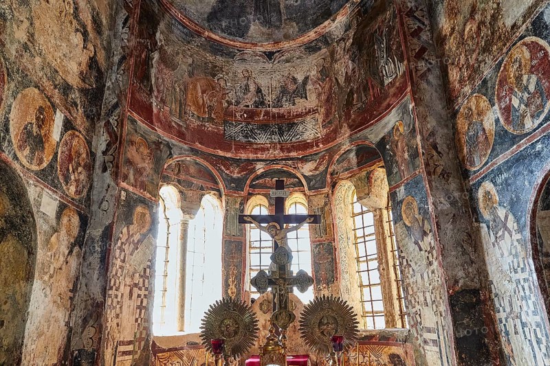 Metropolis, Metropolitan Church of Agios Dimitrios Mystras, Richly decorated interior of an orthodox church with frescoes and altar decorations, Mystras, Mistra, UNESCO World Heritage Site, Medieval Byzantine ruined city, northwest of Sparta, foothills of the Taygetos Mountains, Peloponnese, peninsula, Greece