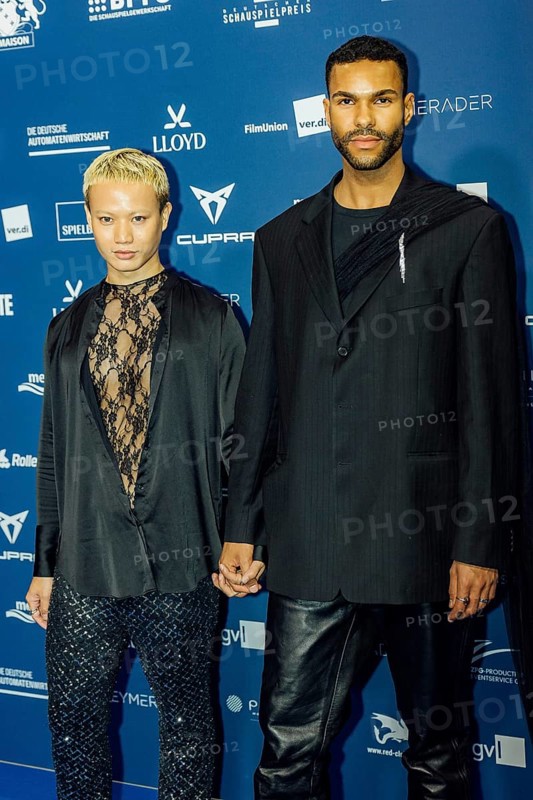 Eliob Demofike with partner Myat on the red carpet in front of the award ceremony at the Pullmann Berlin Schweizerhof, Berlin, 09.10.2025