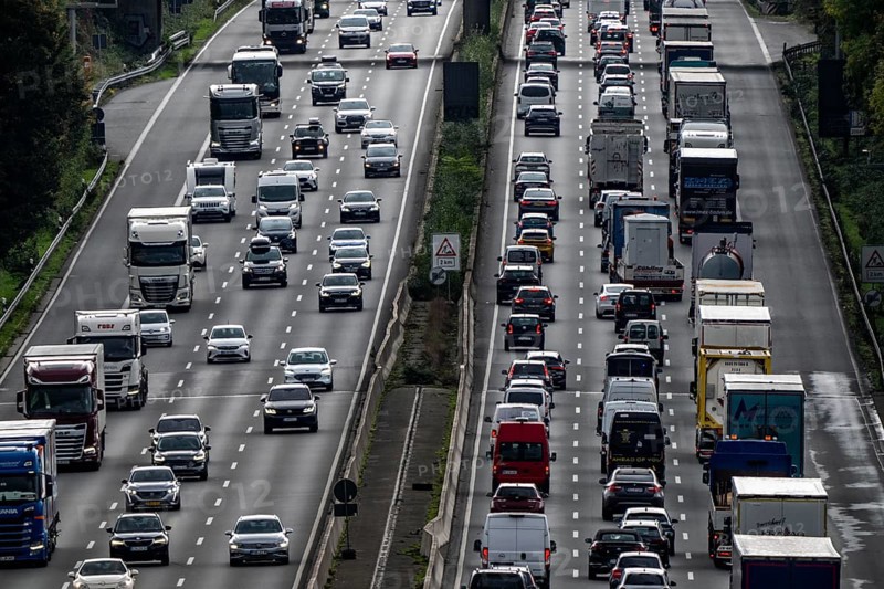 Traffic jam on the A3 motorway between the Hilden junction and the Mettmann junction, view to the south, traffic jam due to construction work, North Rhine-Westphalia, Germany