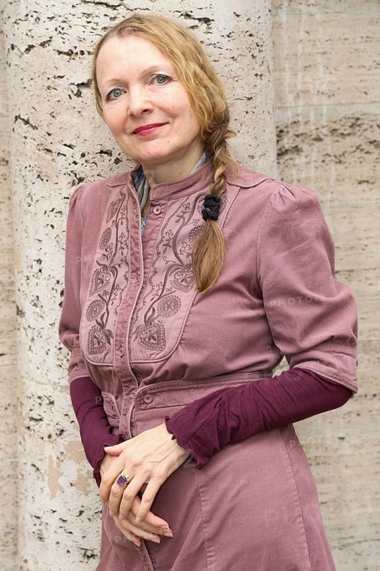 Cora Chilcott at the annual press conference for the 2025/2026 season at the Theater am Frankfurter Tor. Berlin, 07.10.2025