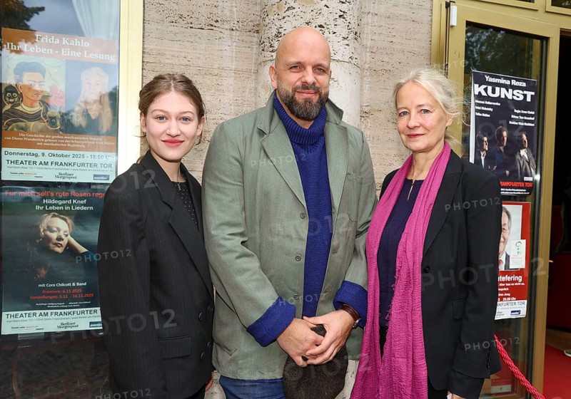 Johanna Marie Bourgeois, Tibor Locher and Irene Christ at the annual press conference for the 2025/2026 season at the Theater am Frankfurter Tor. Berlin, 07.10.2025