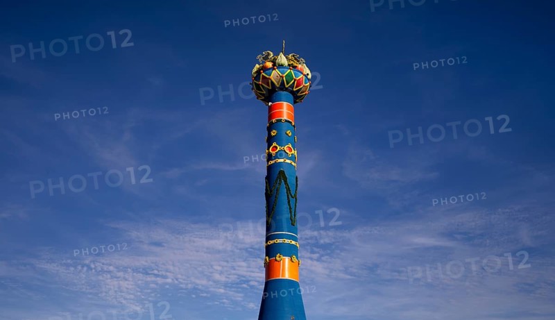 Fruit column, landmark, Cannstatter Wasen, funfair, carnival, spring festival, folk festival, Bad Cannstatt, Stuttgart, Baden-Württemberg, Germany