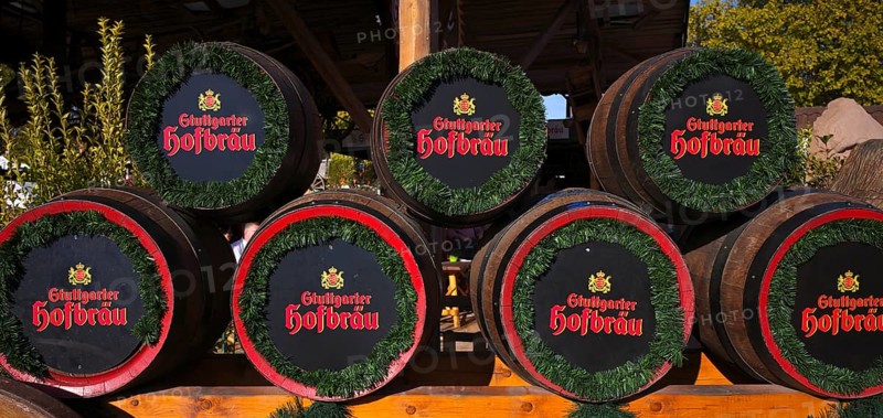 Beer kegs, Stuttgarter Hofbräu, logo, Cannstatter Wasen, fair, carnival, spring festival, folk festival, Bad Cannstatt, Stuttgart, Baden-Württemberg, Germany