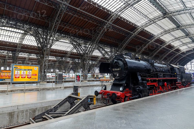 Riveted iron framework in the main railway station, historic steam locomotive, main railway station, Leipzig, Saxony, Germany