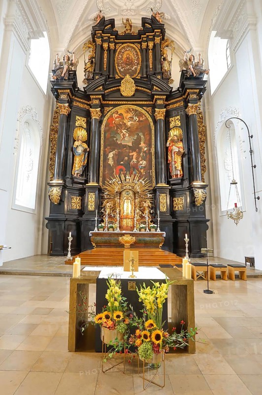 Magnificent high altar, St Paul's parish church, the first church was consecrated to St Paul around 1050, Old Town, Passau, Lower Bavaria, Bavaria, Germany