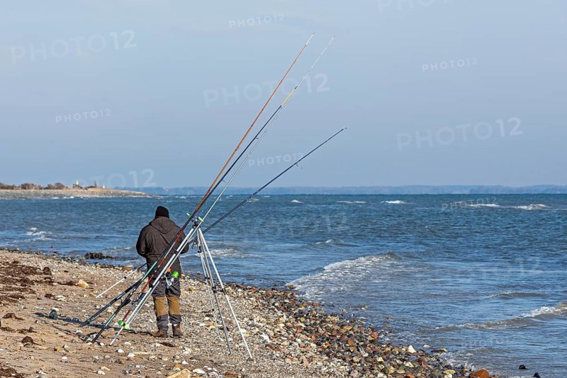 Angler, fishing rods, Baltic Sea, Falshöft, Pommerby, Schleswig-Holstein, Germany