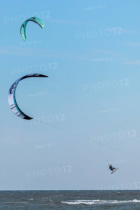 Kitesurfer jumping, Baltic Sea, Falshöft, Pommerby, Schleswig-Holstein, Germany