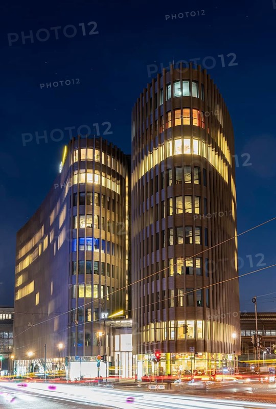 Long exposure at night, office complex of Ernst & Young Law GmbH Rechtsanwaltsgesellschaft Steuerberatungsgesellschaft, Friedrichstraße, Berlin, Germany
