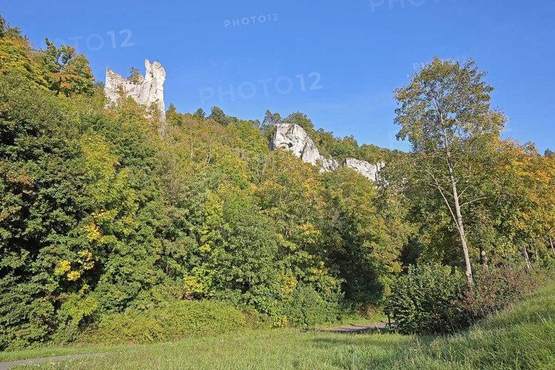 Broken Gutenstein, Neugutenstein and rock formations, rock cliff, rocks, forest, landscape, autumn colours, Inzigkofen, Upper Danube Valley, Swabian Alb, Baden-Württemberg, Germany