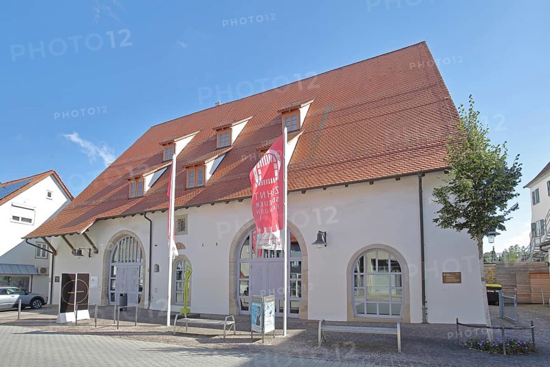 Historic tithe barn with flags, museum, tithe barn, Balingen, Swabian Alb, Baden-Württemberg, Germany