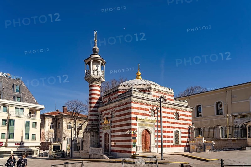 The Nalli Masjid mosque in Fatih, Istanbul, Turkey