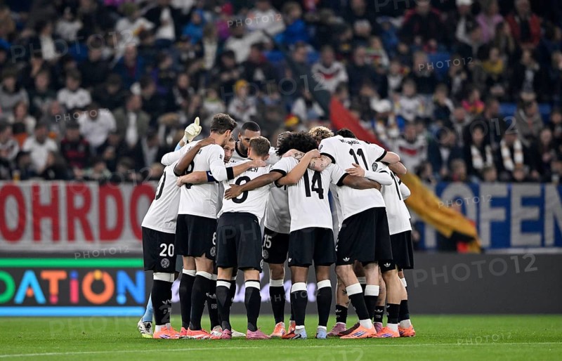 German national team team building, team circle in front of the start of the World Cup qualifier, international match, Germany vs. Luxembourg, PreZero Arena, Sinsheim, Baden-Württemberg, Germany