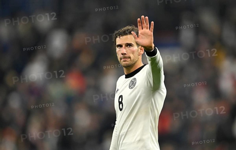 Leon Goretzka GER (08) thanks fans after the match Gesture Gesture World Cup qualifier, international match, Germany v Luxembourg, PreZero Arena, Sinsheim, Baden-Württemberg, Germany