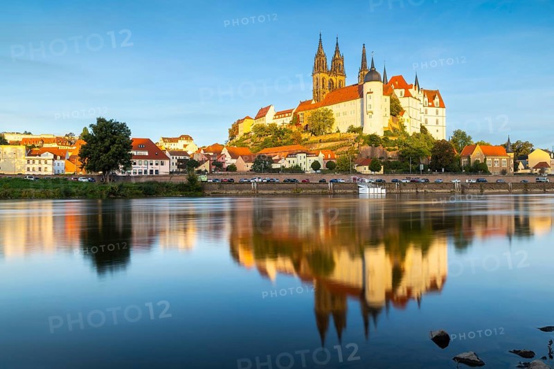 View of Albretsburg Castle and Meissen Cathedral, St. Johannis and St. Donatus, Reflection in the Elbe, River, Old Town, Meissen, Saxony, Germany