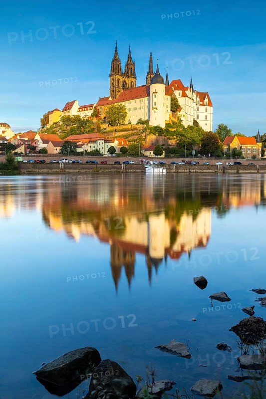View of Albretsburg Castle and Meissen Cathedral, St. Johannis and St. Donatus, Reflection in the Elbe, River, Old Town, Meissen, Saxony, Germany