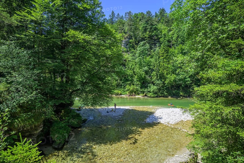Einmündung Krumme Steyrling in den Steyr Fluss von der Brücke aus, Molln, Oberösterreich, Österreich