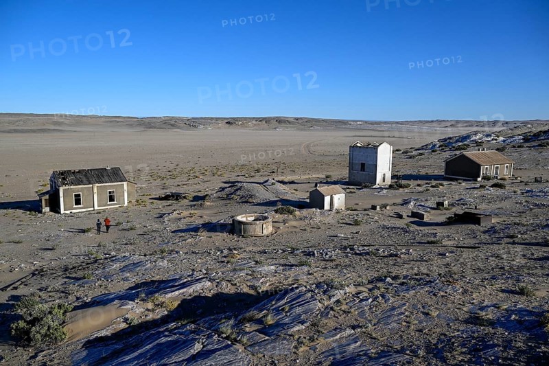 Alte Gebäude und Wasserbecken in Grillenthal, einst Versorgungsstation für Frischwasser, Diamentensperrgebiet, bei Lüderitz, Region Karas, Namibia