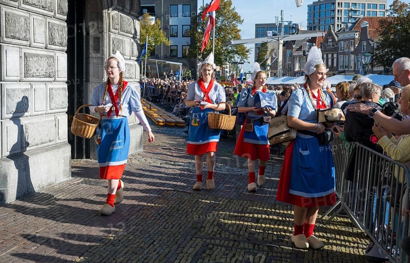 Group of woman in traditional dress, cheese market, Alkmaar, Alkmar, Noord-Holland, North Holland, Netherlands