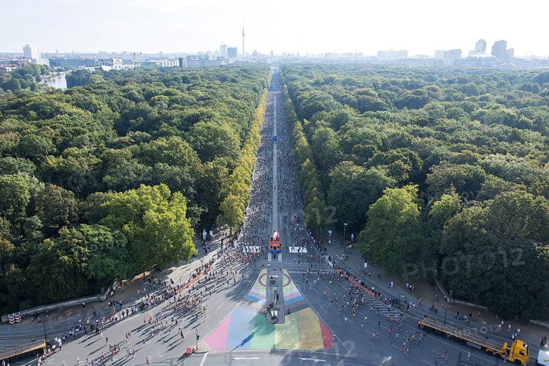 View from the Victory Column onto Straße des 17. Juni towards the Brandenburg Tor at the 51st BMW Berlin Marathon 2025 on 21 September 2025