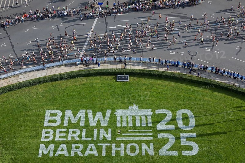 View from the Victory Column to the Great Star at the 51st BMW Berlin Marathon 2025 on 21 September 2025