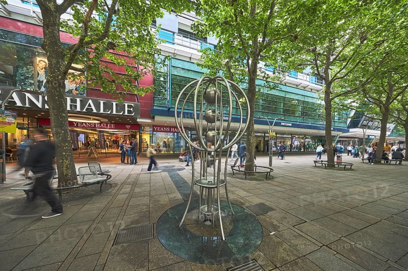 Aquamobile, public art, kinetic object made of metal, water kineticist Gottfried Gruner, city trees, retail shops, Königstraße, Stuttgart, state capital, city district of Stuttgart, Baden-Württemberg, Germany