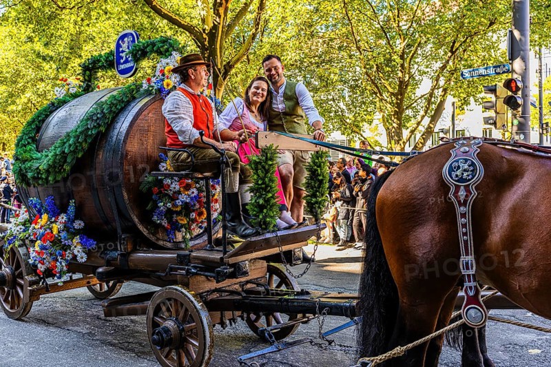 Barrel wagon with the landlady of the Löwenbräu marquee Stephanie Spendler, Oktoberfest, Munich, Upper Bavaria, Bavaria, Germany