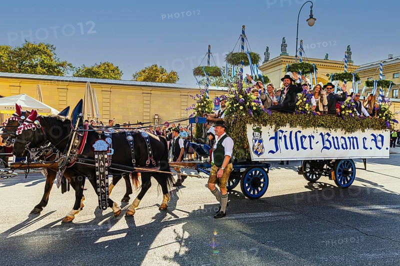 Float of the Filser Buam from Munich, Trachten- und Schützenzug, Oktoberfest, Munich, Upper Bavaria, Bavaria, Germany