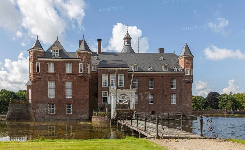 Anholt Castle, moated castle, Isselburg, Münsterland, North Rhine-Westphalia, Germany