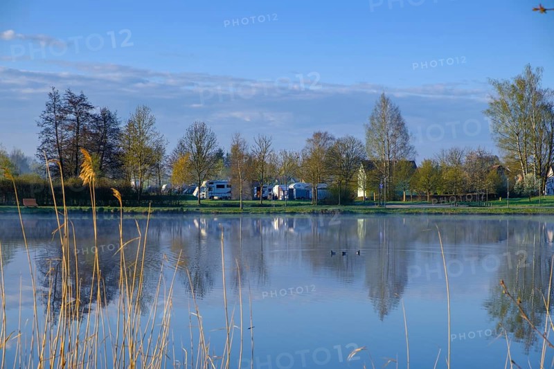 Motorhome site, morning mood, fog at the Fischhof, Tirschenreuth, Upper Palatinate, Bavaria, Germany