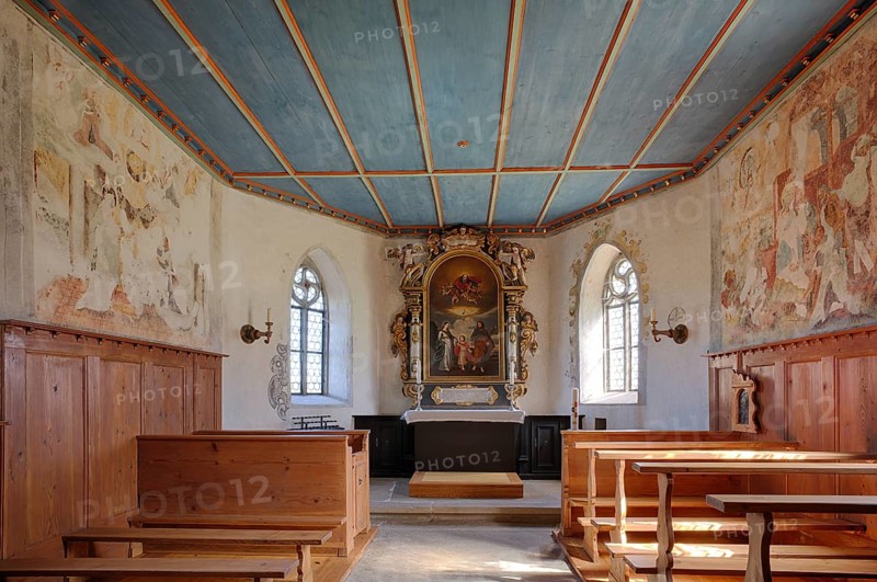 Interior view of the altar, wall frescoes, Wyher Castle Chapel, Wyher moated castle, Ettiswil, Canton Lucerne, Switzerland
