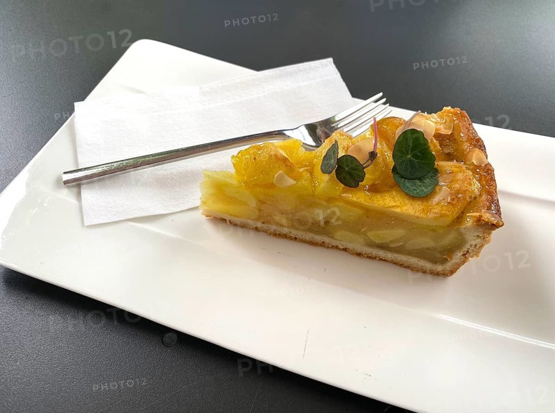 Piece of apple pie, cake fork, plate, napkin, food, Canton Schwyz, Switzerland