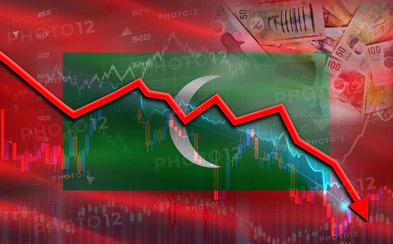 Maldives financial fall on economy market. Maldives financial crisis on economic graph