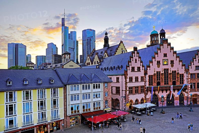 Römer, City Hall, Commerzbank and St Paul's Church in the background, Römerberg, Old Town, Frankfurt am Main, Hesse, Germany